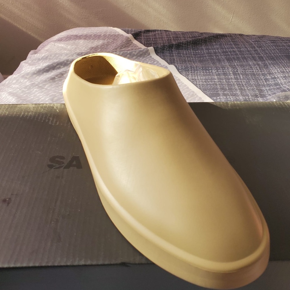 Saint Morta Flow Slide Tan Size 8